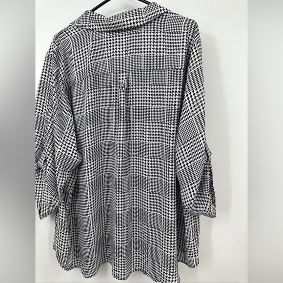 Torrid Houndstooth White Black Half Sleeve Button Down Shirt Tunic Top 3X - Picture 3 of 5